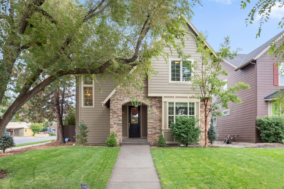 109 SW Taft Ave, Bend, OR 97702 - photo 1