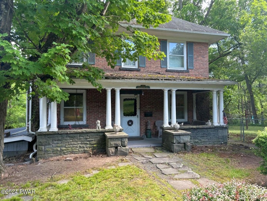 906 Hudson St, Hawley, PA 18428 - photo 1