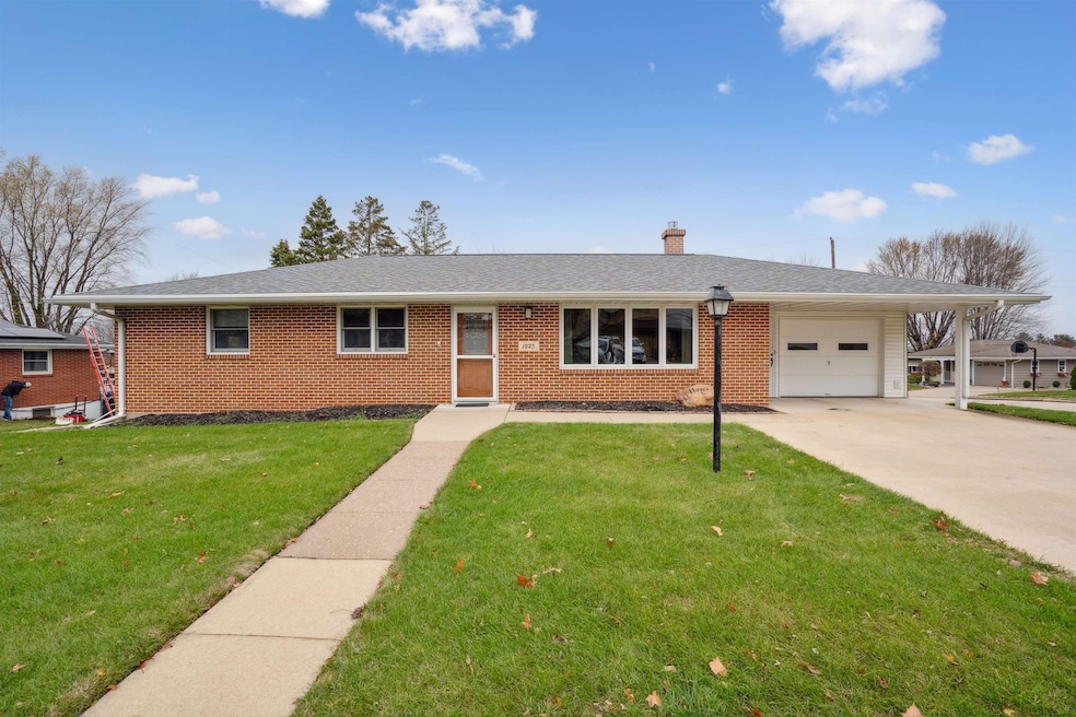 1025 Boyer St, Dubuque, IA 52001 - photo 1