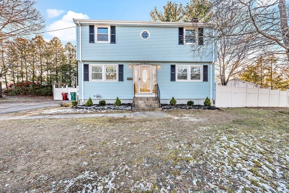 182 Trull Ln E, Lowell, MA 01852 - photo 1