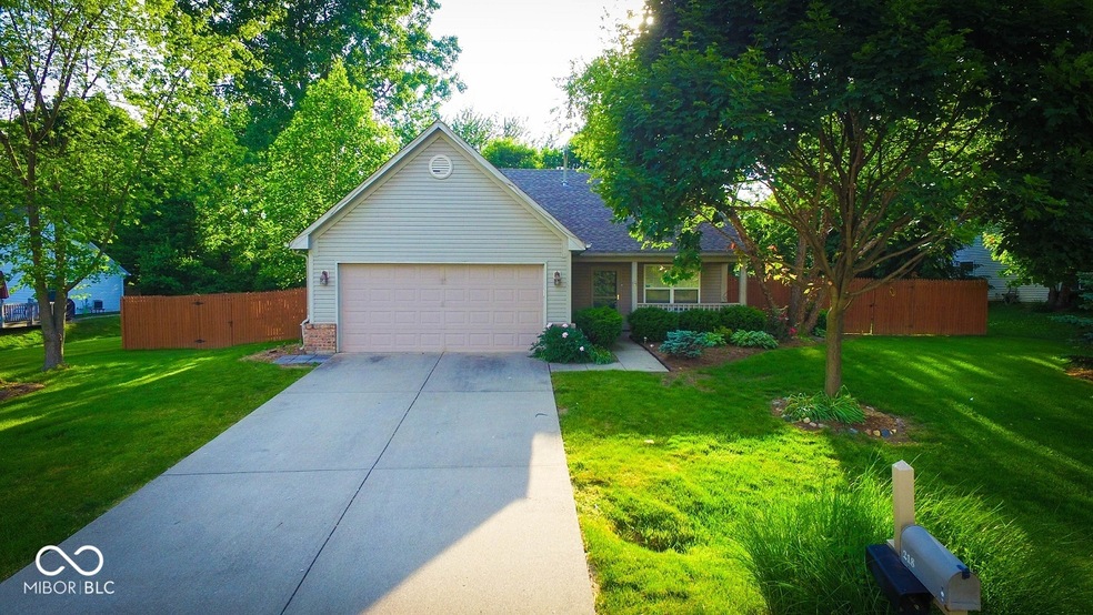 218 Walter Ct, Carmel, IN 46032 - photo 1