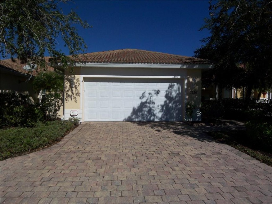 2 CAR GARAGE