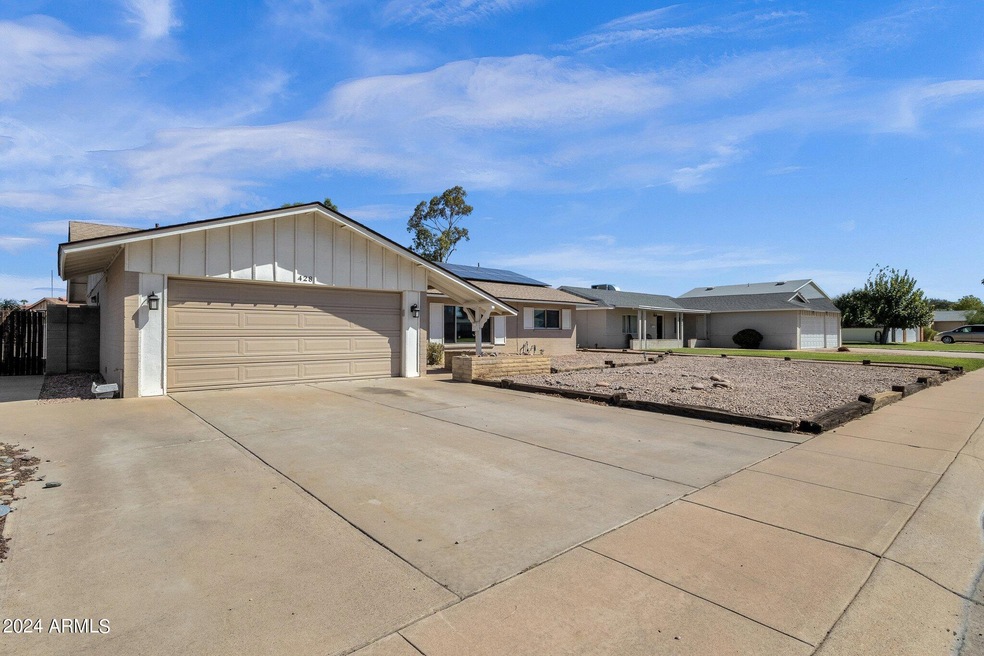 3-web-or-mls-428-e-carson-dr