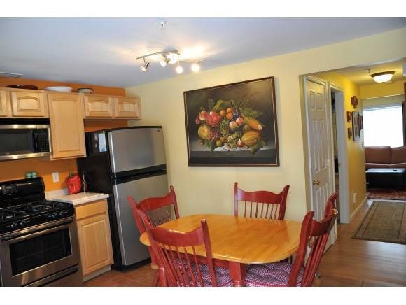 109 Portland Ave unit 3, Dover, NH 03820 - photo 1