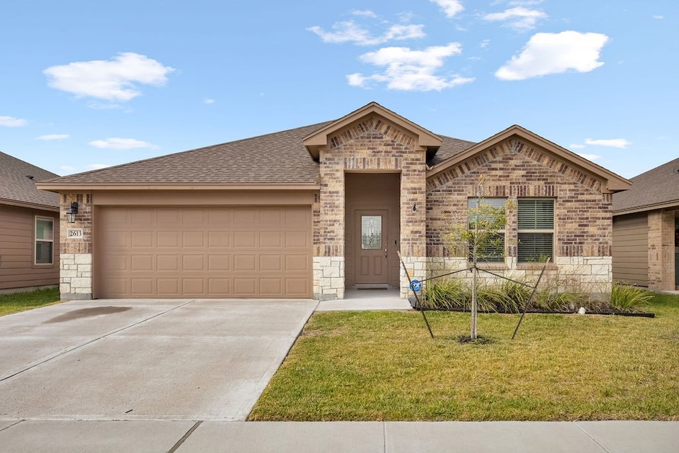 2613 Excelsior Blvd, Corpus Christi, TX 78415 - photo 1