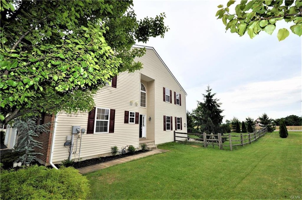 6865 Hunt Dr, Macungie, PA 18062 - photo 1