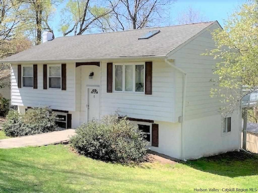 4 Colleen Ln, Wallkill, NY 12589 - photo 1