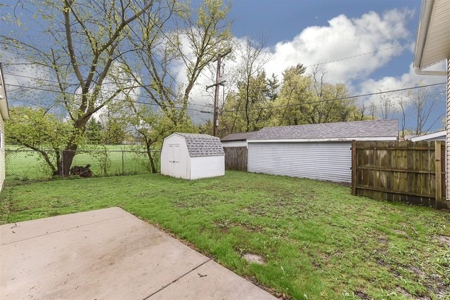 168 Sioux Ave, Carpentersville, IL 60110 - photo 1