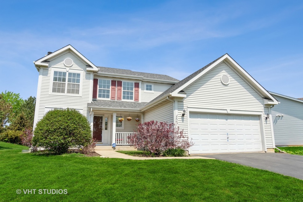 2 Winding Canyon Ct, Algonquin, IL 60102 - photo 1