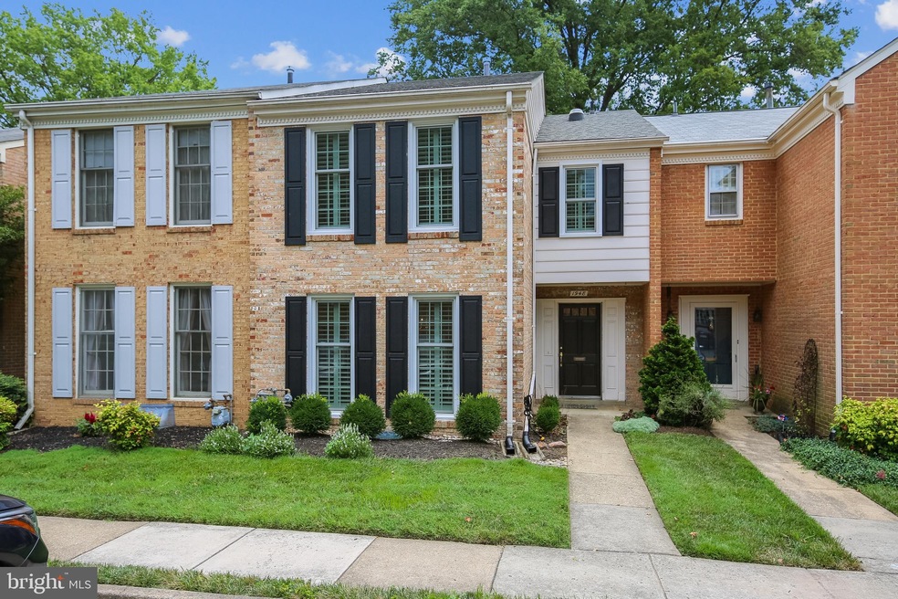 1948 Hopewood Dr, Falls Church, VA 22043 - photo 1