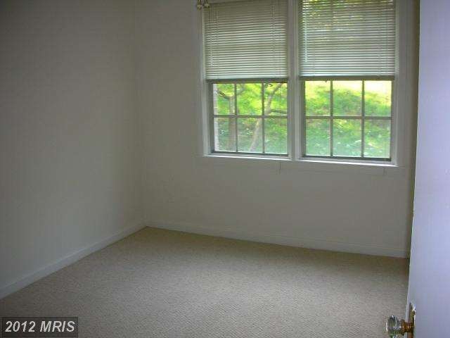 804 S Arlington Mill Dr unit 104, Arlington, VA 22204 - photo 1