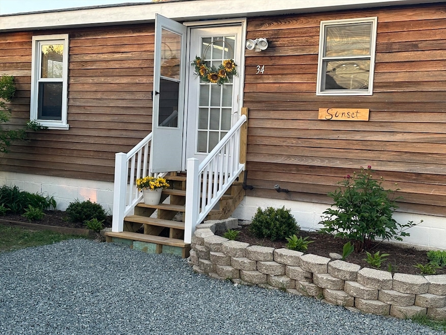 34 Old Point Rd unit Cottage, Newbury, MA 01951 - photo 1