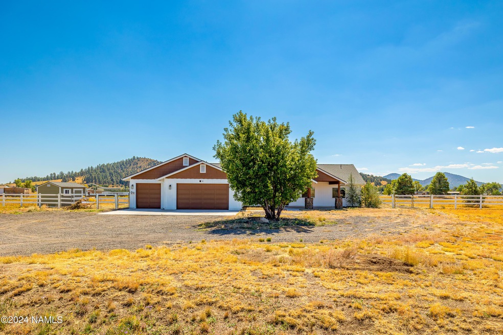 8150 E Neptune Dr, Flagstaff, AZ 86004 - photo 1