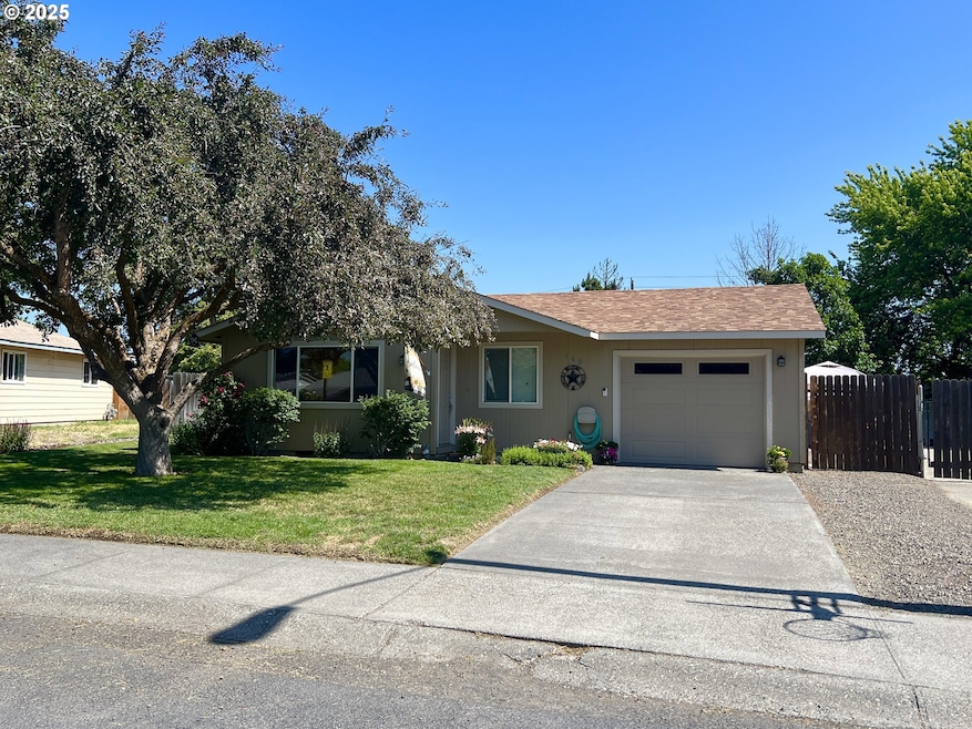 160 Heather Dr, Stanfield, OR 97875 - photo 1