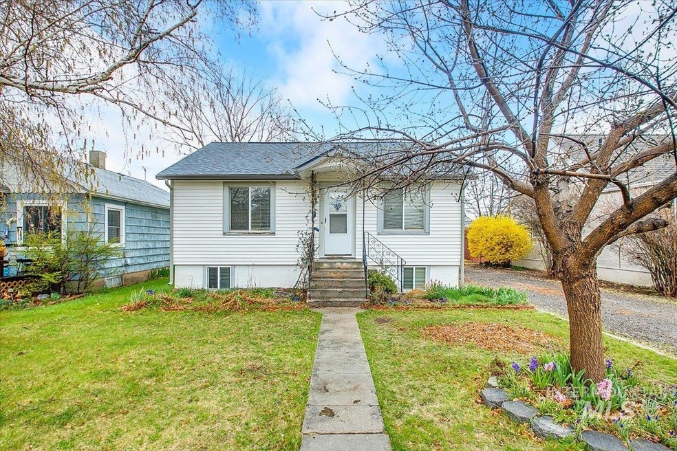612 S Elder St, Nampa, ID 83686 - photo 1