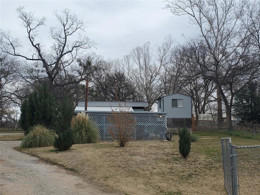 7113 Chippewa Trail, Weatherford, TX 76087 - photo 1
