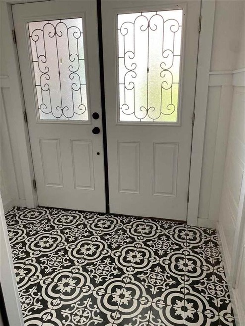 678 Bergen Ave unit 3, Jersey City, NJ 07304 - photo 1