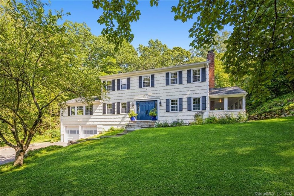 158 Dundee Rd, Stamford, CT 06903 - photo 1