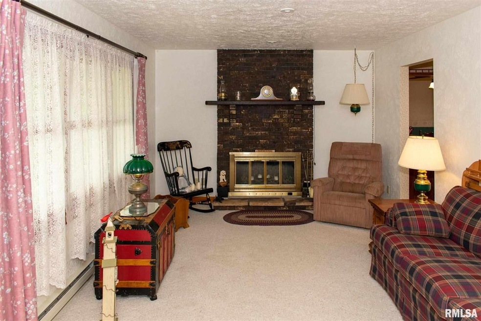 15822 N Mccabe Dr, Chillicothe, IL 61523 - photo 1