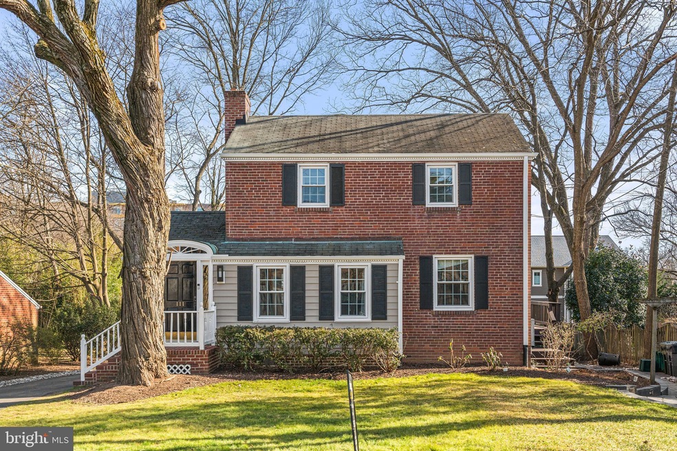 111 S Oak St, Falls Church, VA 22046 - photo 1