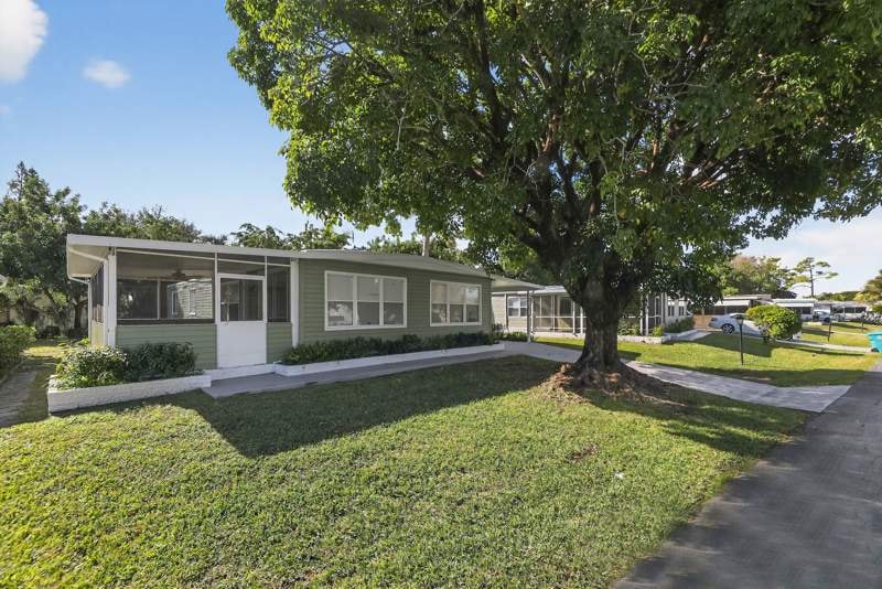 4178 Royal Manor Blvd unit 15, Boynton Beach, FL 33436 - photo 1