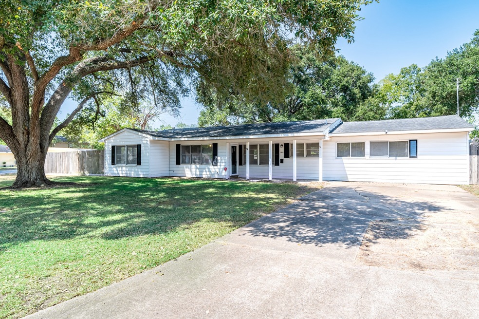 1616 West St, Rosenberg, TX 77471 - photo 1