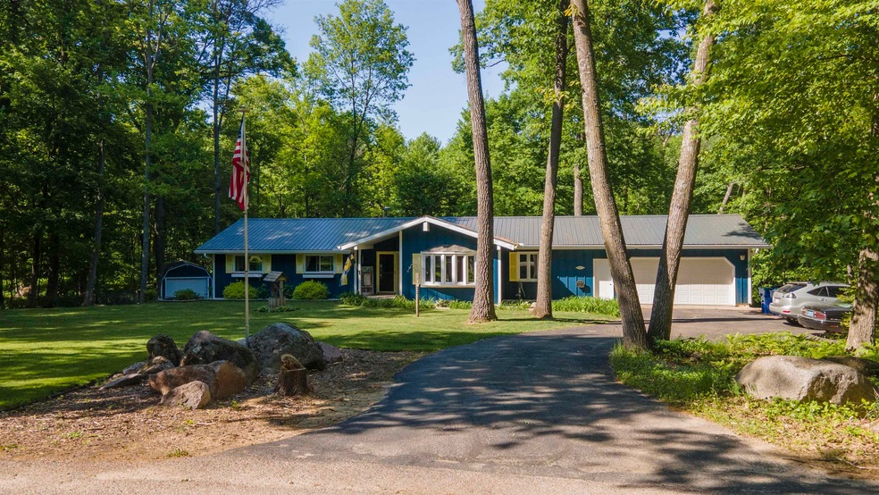 E2338 Lamplighter Ln, Waupaca, WI 54981 - photo 1