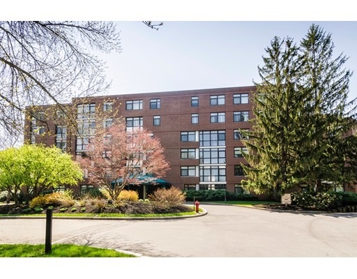 Hampton Place unit 300N, Chestnut Hill, MA 02467 - photo 1
