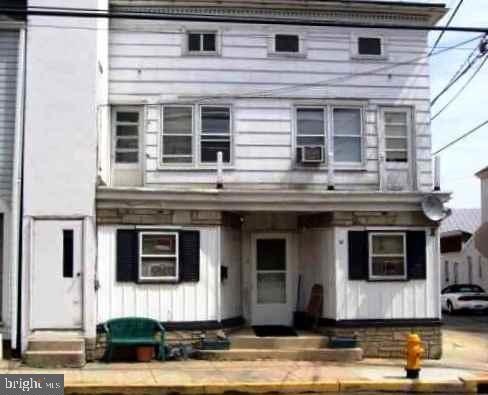 50 S Queen St, Littlestown, PA 17340 - photo 1