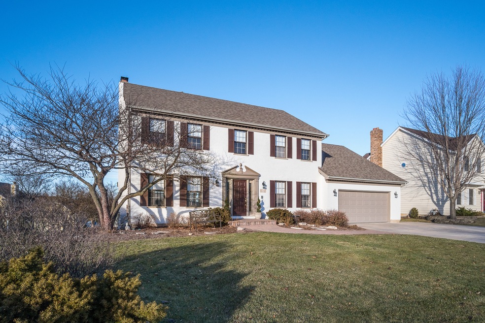 611 Young Ave, Batavia, IL 60510 - photo 1