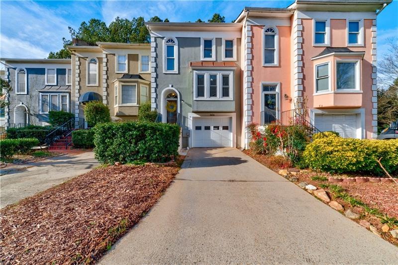 Inviting home in sought after Charleston Bay with 