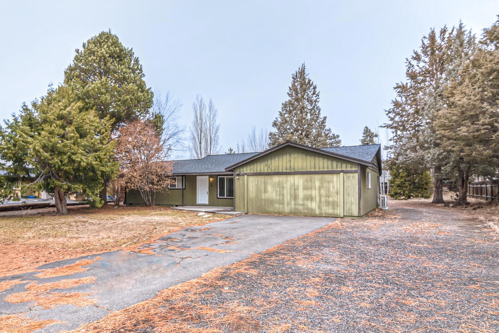 21062 Thomas Dr, Bend, OR 97702 - photo 1
