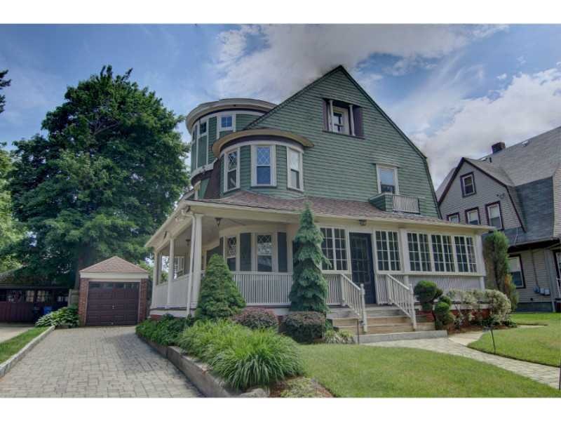 72 Massasoit Ave, Cranston, RI 02905 - photo 1