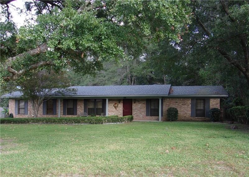 Beautiful home located at 3410 Longview Rd. S. con