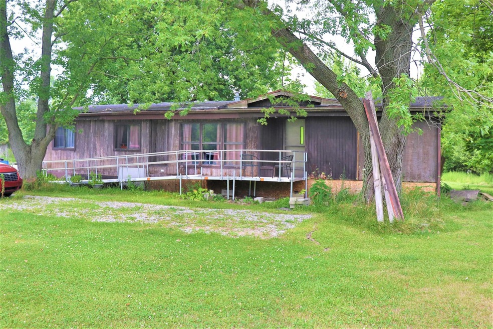 2170 E Markle Rd, Huntington, IN 46750 - photo 1