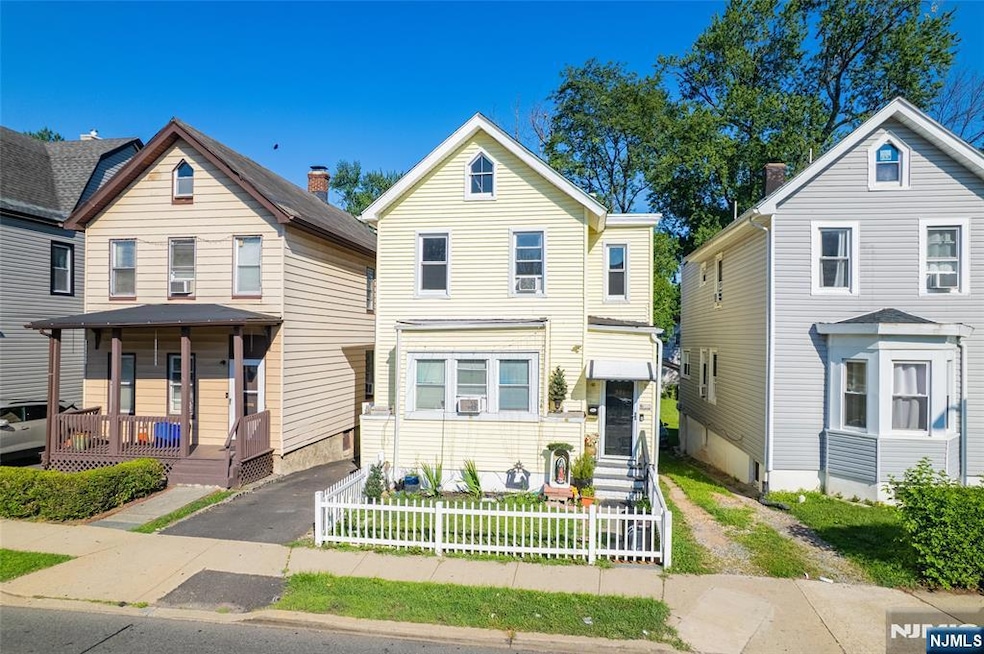 321 N Grove St, East Orange, NJ 07017 - photo 1