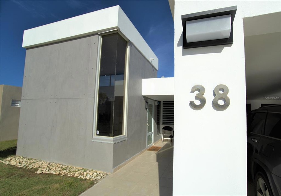 38 Hortensia, Carolina, PR 00987 - photo 1