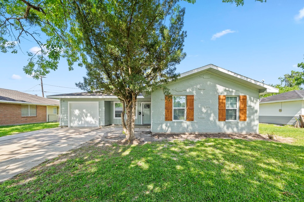 1309 Andrea Dr, Bay City, TX 77414 - photo 1