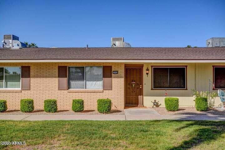 13610 N Silverbell Dr, Sun City, AZ 85351 - photo 1