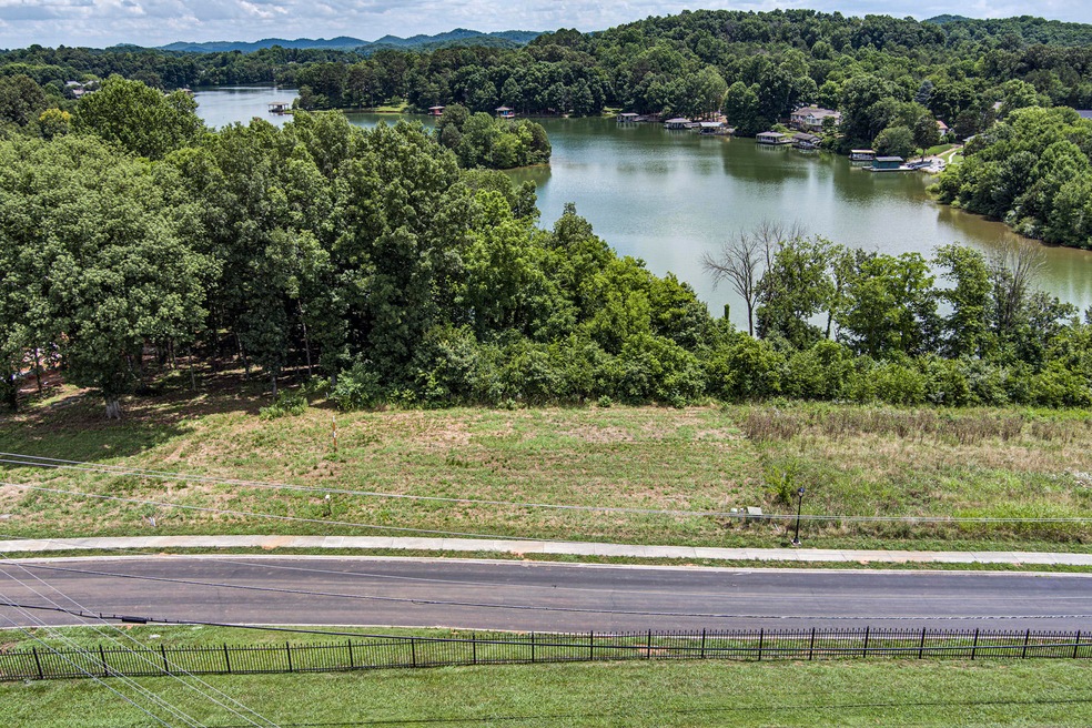 138 Kanutsu Ln, Loudon, TN 37774 - photo 1