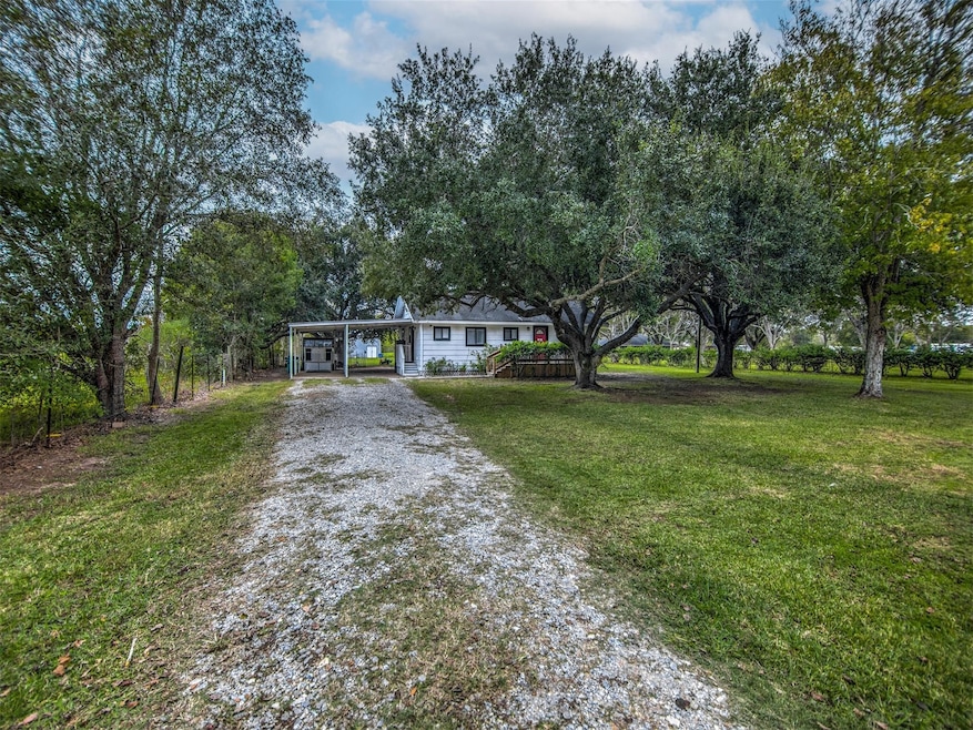 12618 County Road 185, Alvin, TX 77511 - photo 1
