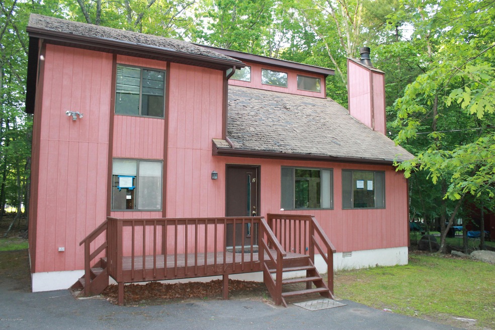 3230 Greenbriar Dr, East Stroudsburg, PA 18301 - photo 1