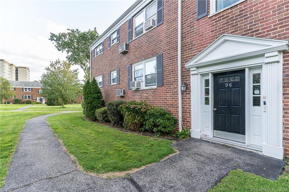 96 Strawberry Hill Ave unit 2, Stamford, CT 06902 - photo 1