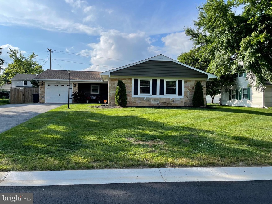 12118 Mackell Ln, Bowie, MD 20715 - photo 1