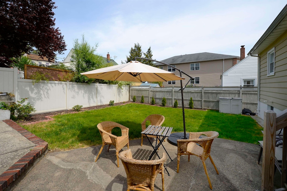 Sold $400,000 • Co-Listing Agent