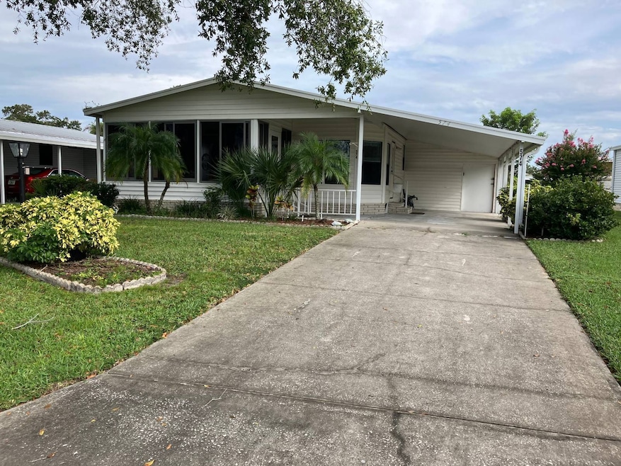 574 Montego Bay Dr unit TW-117, Lake Wales, FL 33859 - photo 1