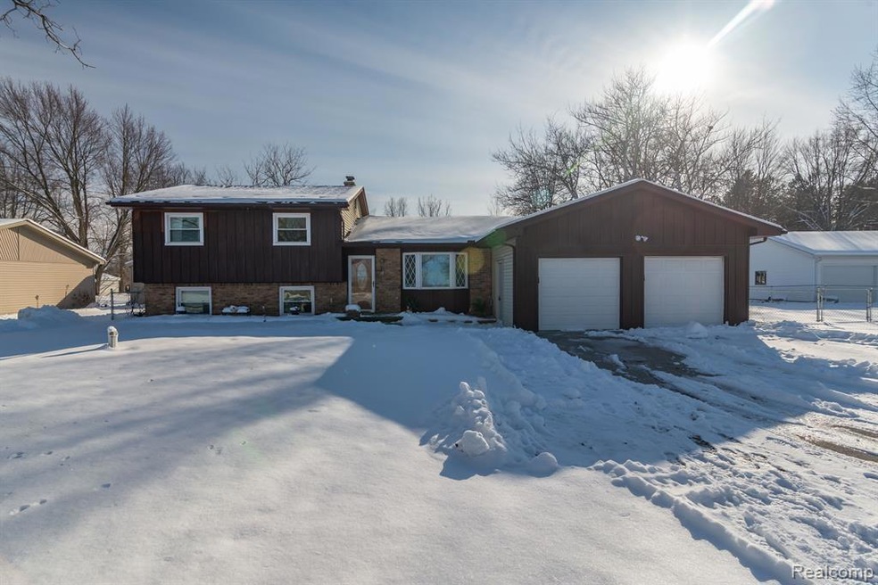 3417 W Farrand Rd, Clio, MI 48420 - photo 1