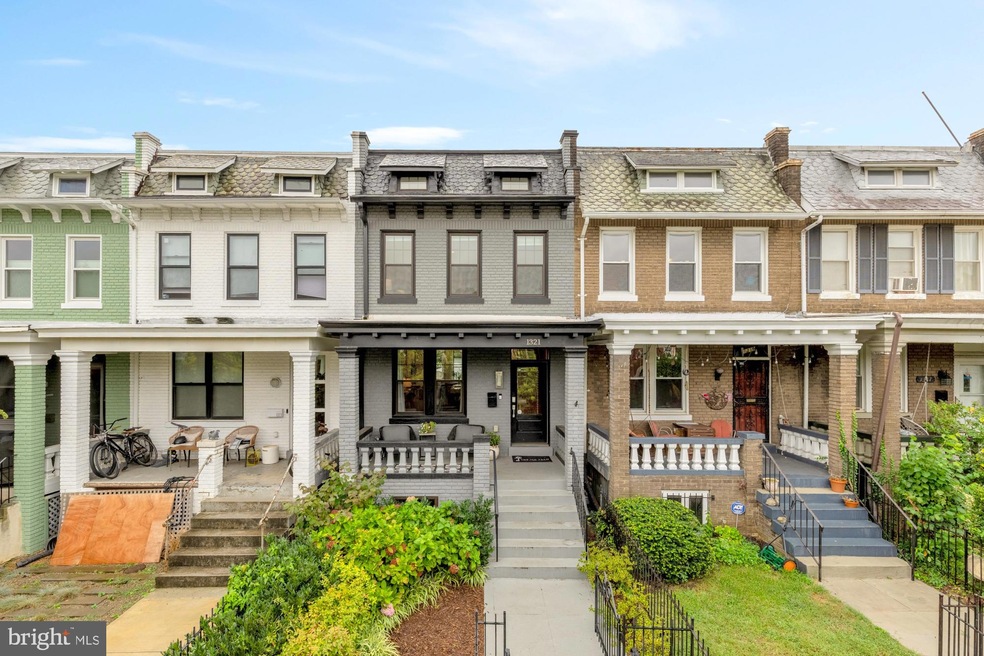 Sold $1,160,000 • Co-Listing Agent