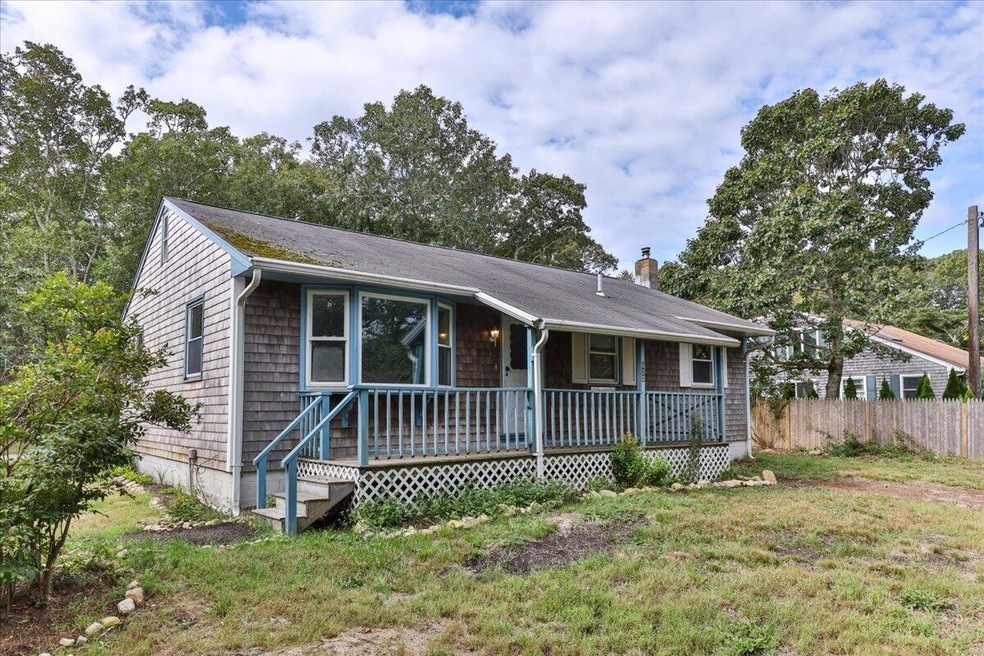 2 Teaberry Ln, Edgartown, MA 02539 - photo 1