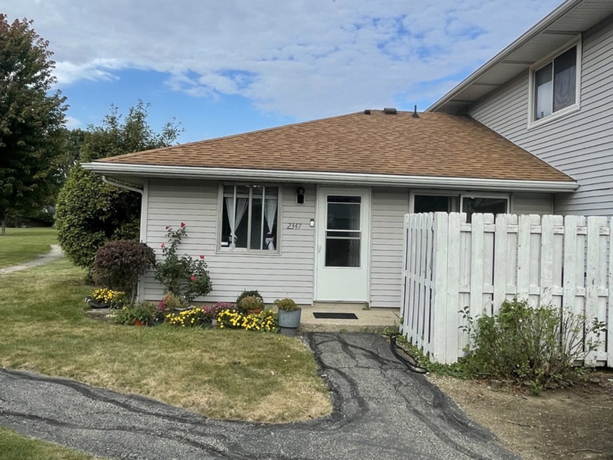 2347 Carnation Dr unit 2347, Crest Hill, IL 60403 - photo 1